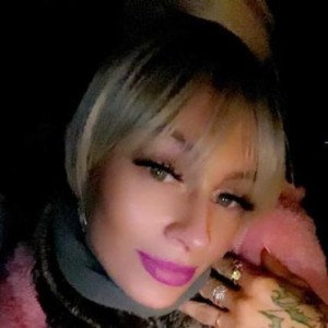 Lala, Destin escorts
