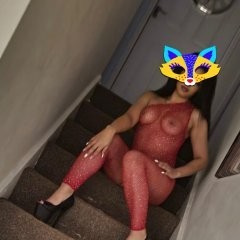 Yasmin, Luton escorts