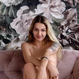 Bonnie, Dartford escorts