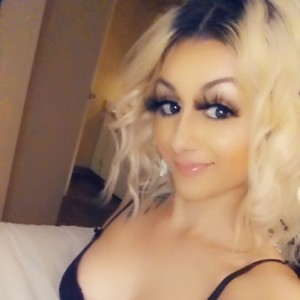 Selena, Edison escorts