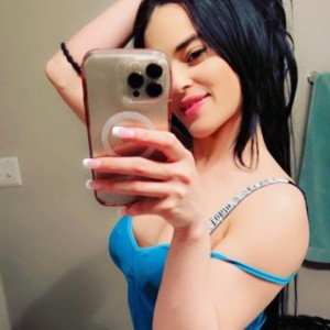 Paola, Versailles escorts