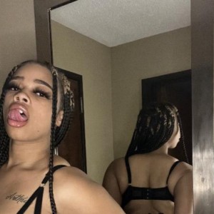 YellaBae, Avon escorts