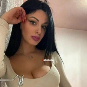 Isabella, Lac escorts