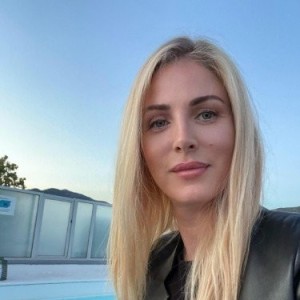 Anda, Paris escorts