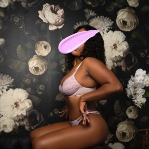 Alaia, Stanton escorts