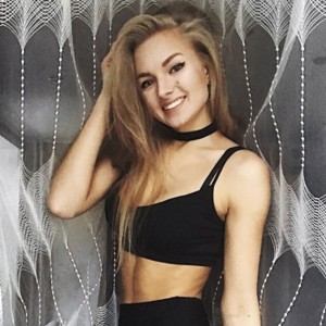 Cloe, Crosby escorts