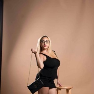 Ariana, Davie escorts