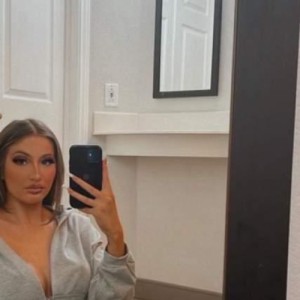 Kaci, Versailles escorts