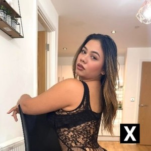 Esther, Bedworth escorts