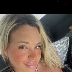 Mia, Buenos Aires escorts