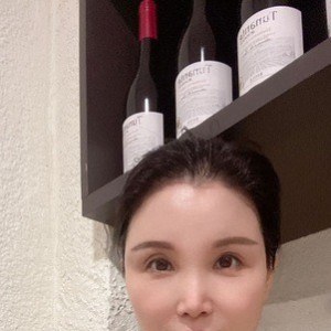 Ying, Remscheid escorts