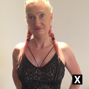 Pixie, Alnwick escorts