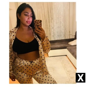 Lorena, East Kilbride escorts