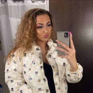 Angela, Dorris escorts