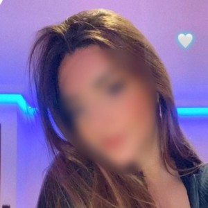 Annie, Valencia escorts