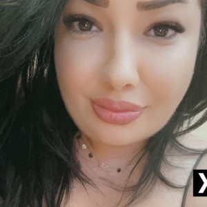 Jullia, Darwen escorts