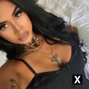 Elen, Falkirk escorts
