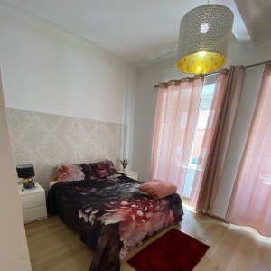 *Quarto disponível para mulheres*, Lisboa escorts