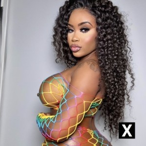 Zhané, Chicago escorts