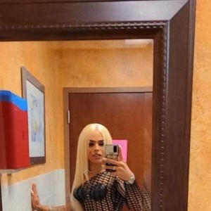 Samantha, Reading escorts