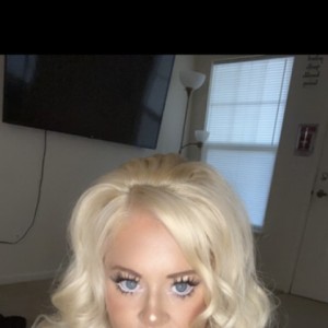 Alexa, Des Moines escorts