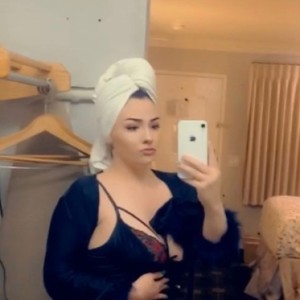 Lexxxi, Compton escorts