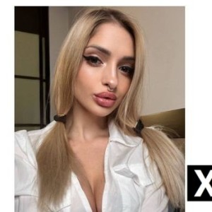 Lilly, Brackley escorts