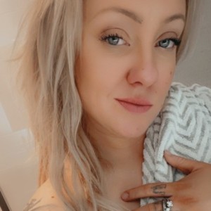 Nelly, Ely escorts