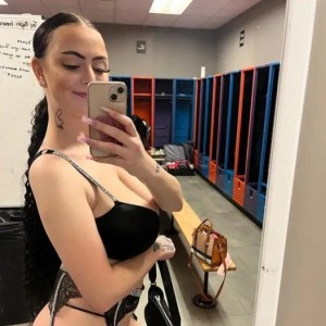 ANASTASIA, Morton escorts