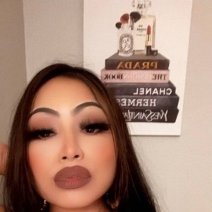 Molly, Victoria escorts