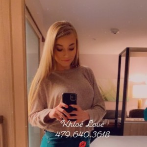 Khloé, Rogers escorts