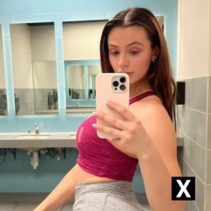 Lili, Naperville escorts