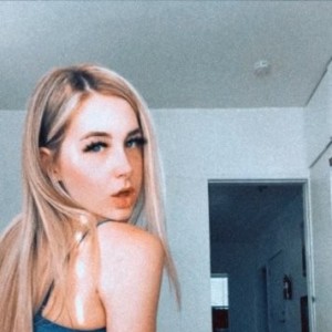 Chloe, Bonham escorts