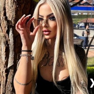 Sophia, Sandwich escorts