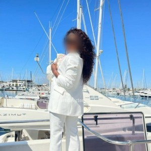 Louise, Pau escorts