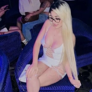 Dily, Hallandale Beach escorts