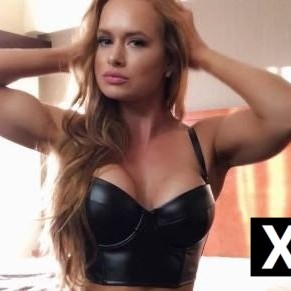 Lora, Annerley escorts