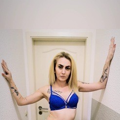 Dora, Rostock escorts