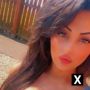 Amira, East Kilbride escorts