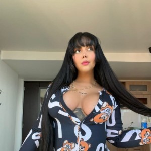 Angie, Medellín escorts