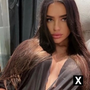 Kyle, Chelsea escorts