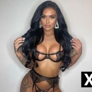 Laura, Retford escorts