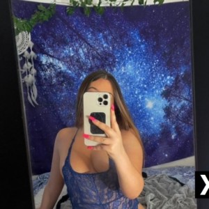 Kirra, Frome escorts