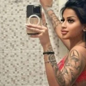 Lara, Glossop escorts