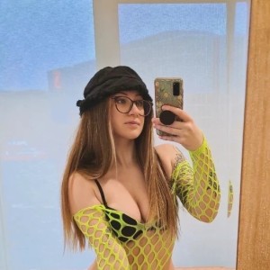 Everly, Leatherhead escorts