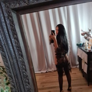 Bela, Cowes escorts
