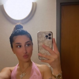 AlexiS, Corona escorts