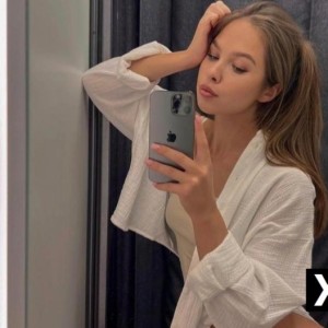 Bella, Hildenborough escorts