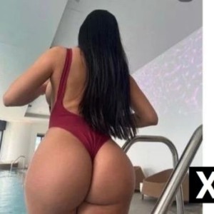 Miriam, Beverley escorts