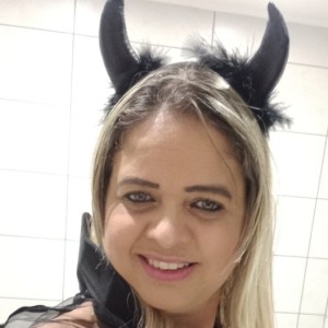 Aline, Forest escorts